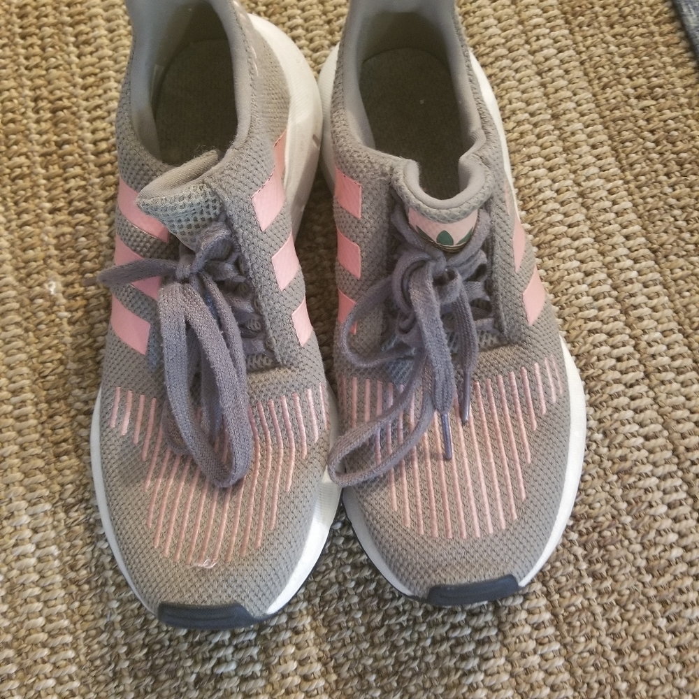 Adidas tennis shoes army green pink
